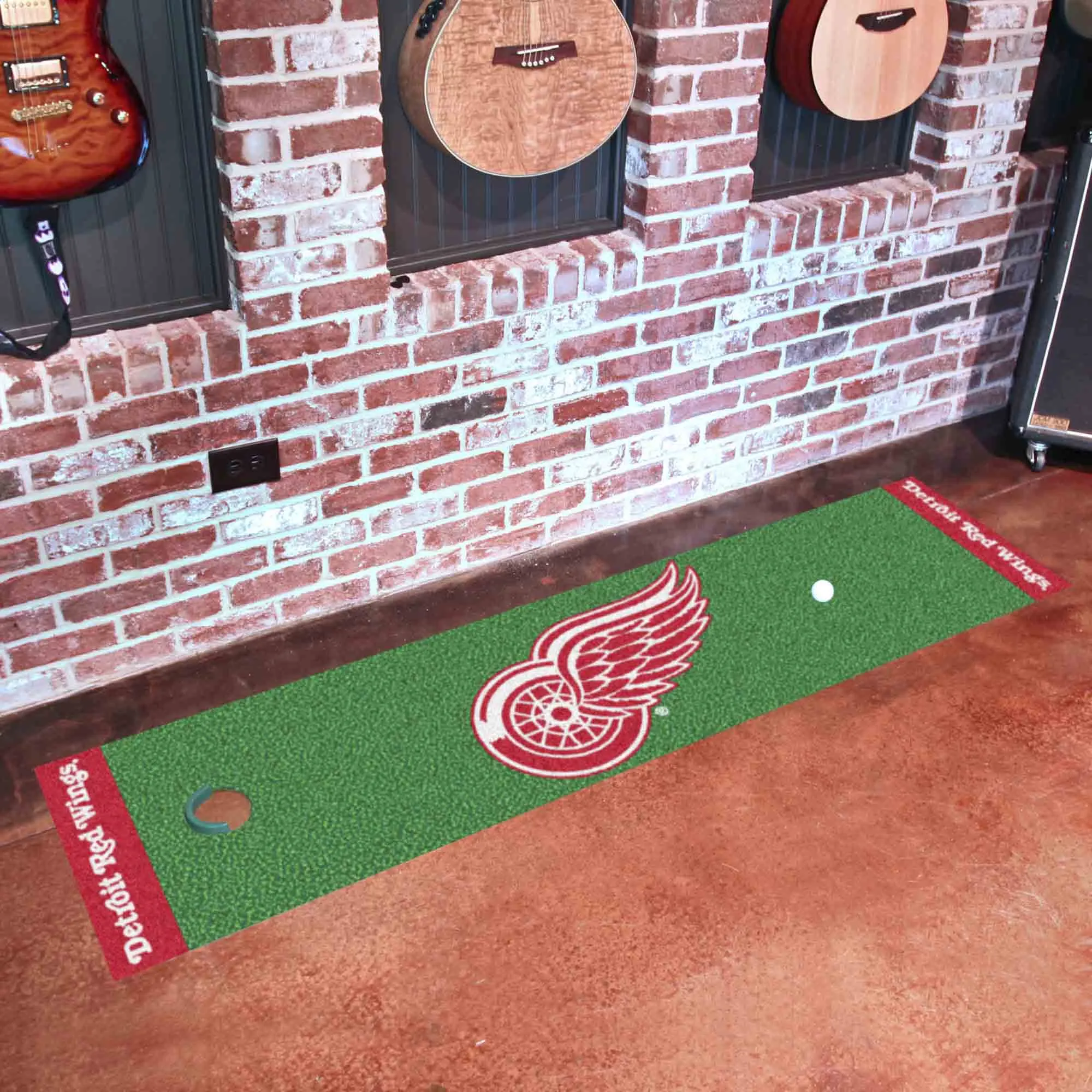 Detroit Red Wings Putting Green Mat - 1.5ft. x 6ft.