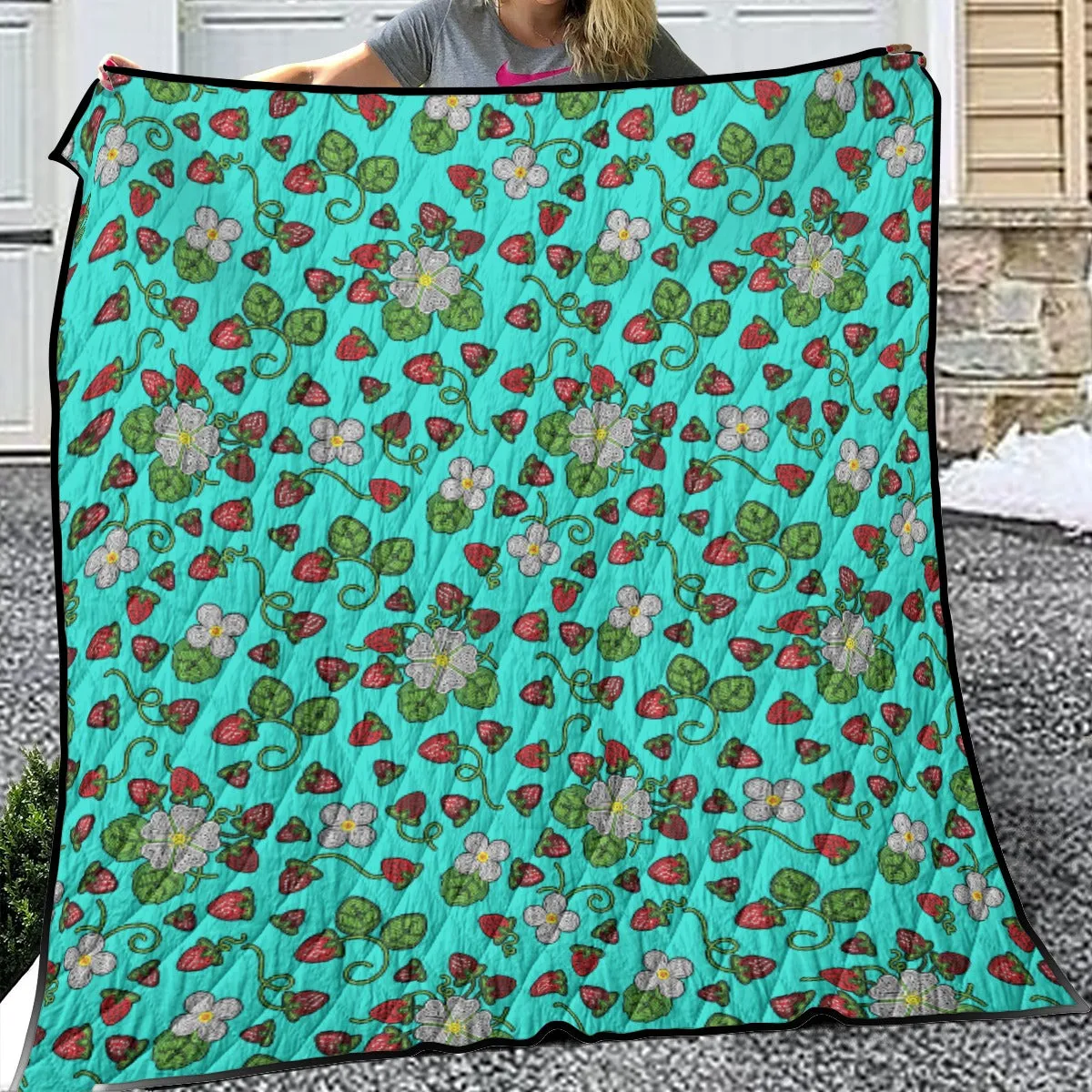 Strawberry Dreams Turquoise Lightweight & Breathable Quilt With Edge-wrapping Strips